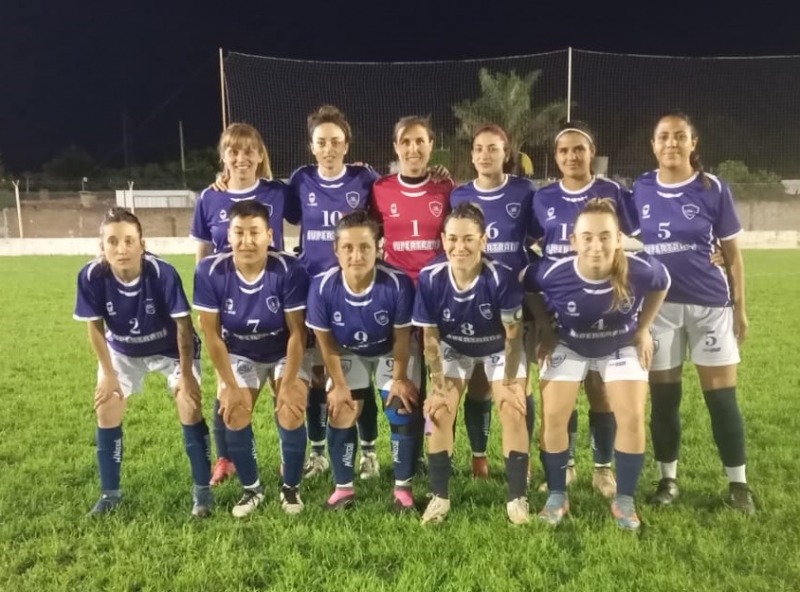 Ftbol femenino: Olavarra sum su primera derrota